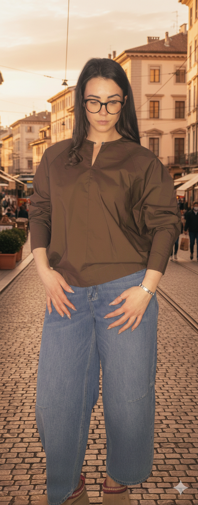 Camicia rilassata con scollo a V