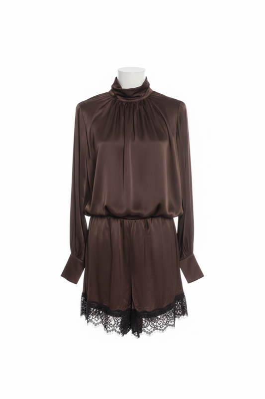 Rochie mini cu guler înalt și tiv din dantelă