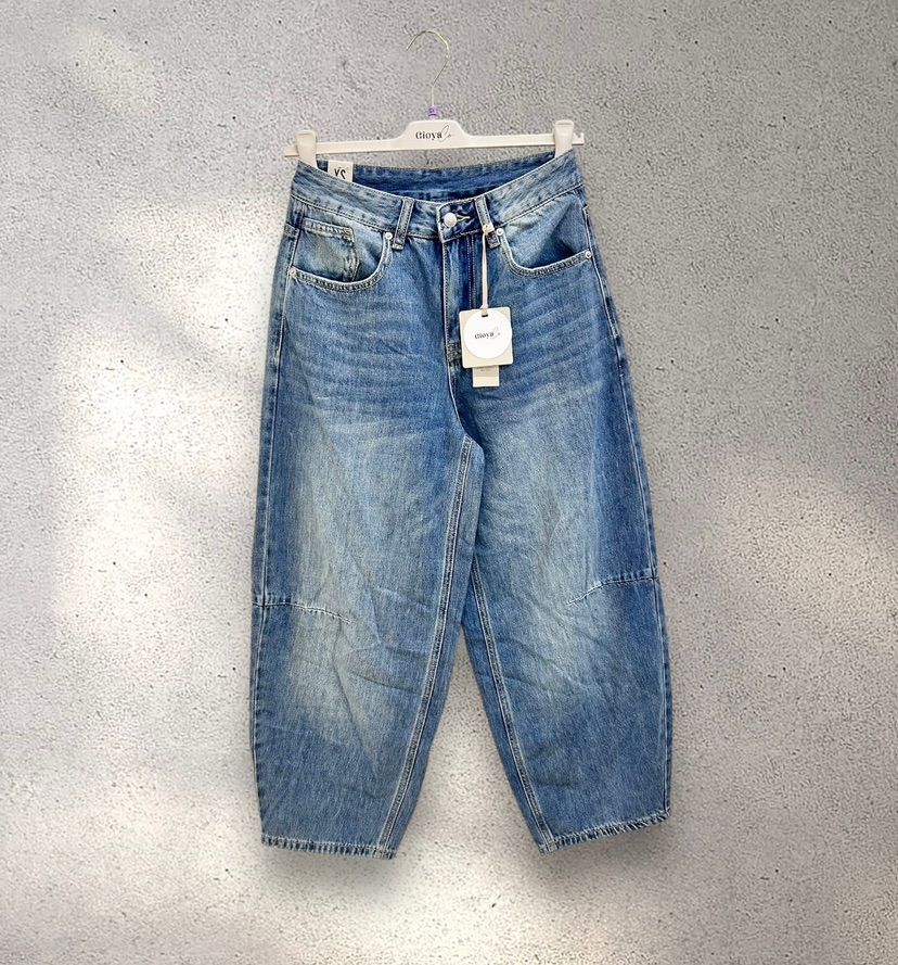 Blugi cu picior larg